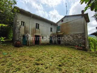 Casa Indipendente in Vendita a Fosdinovo, zona Ponzanello, 120'000&euro;, 150 m²