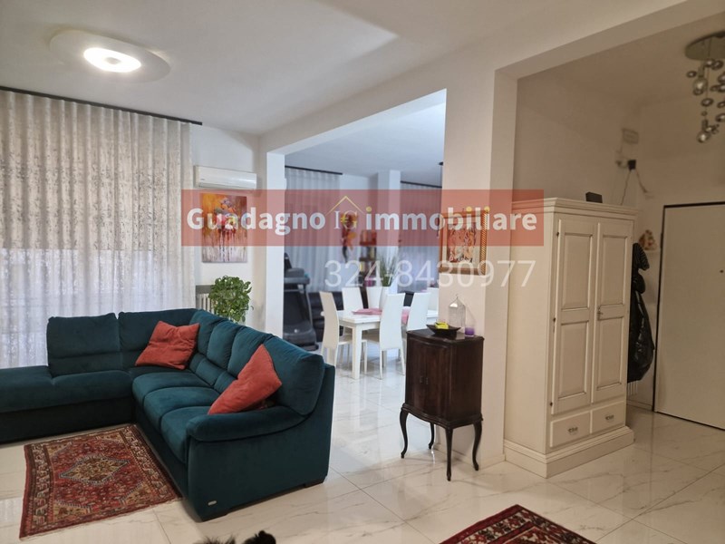 Appartamento in Vendita a Lecce, zona Mazzini, 480'000&euro;, 180 m²