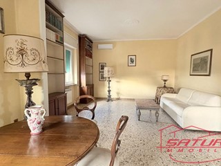 Appartamento in Vendita a Lucca, zona Sant'Anna, 320'000&euro;, 130 m²