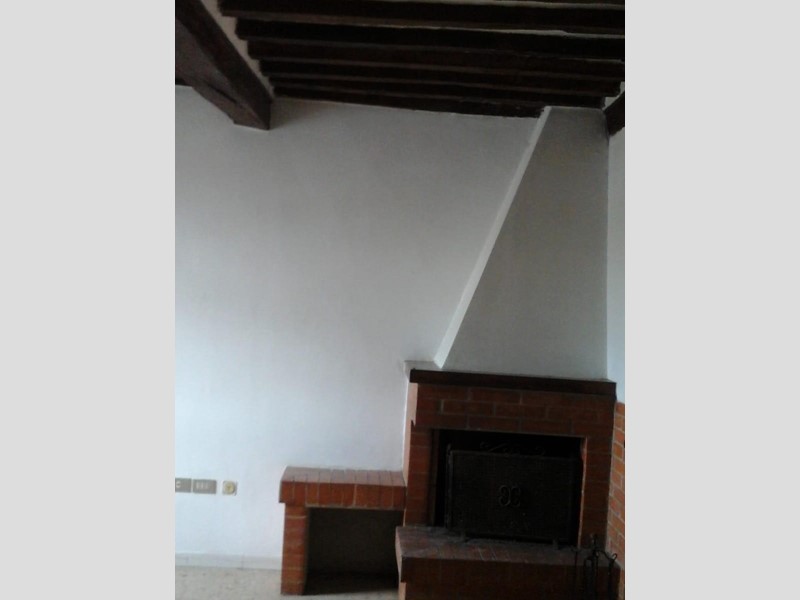 Trilocale in Vendita a Casciana Terme Lari, zona Cevoli, 70'000&euro;, 70 m²