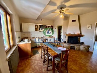 Quadrilocale in Vendita a Uzzano, zona Santa Lucia, 99'000&euro;, 110 m², arredato