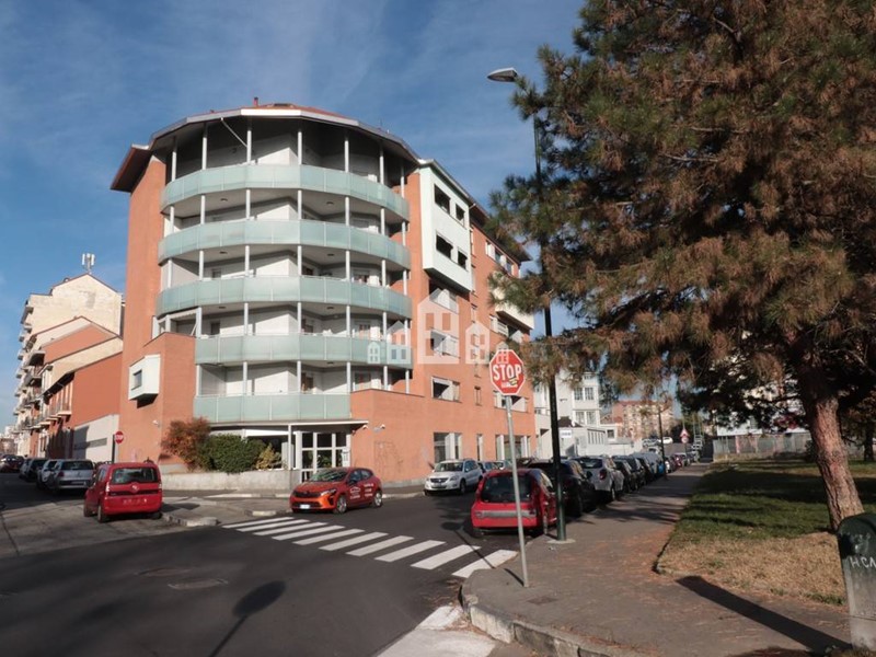 Bilocale in Vendita a Torino, 170'000&euro;, 54 m²