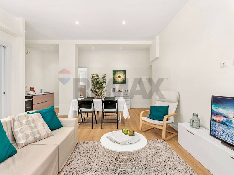 Trilocale in Vendita a Milano, 293'000&euro;, 92 m²