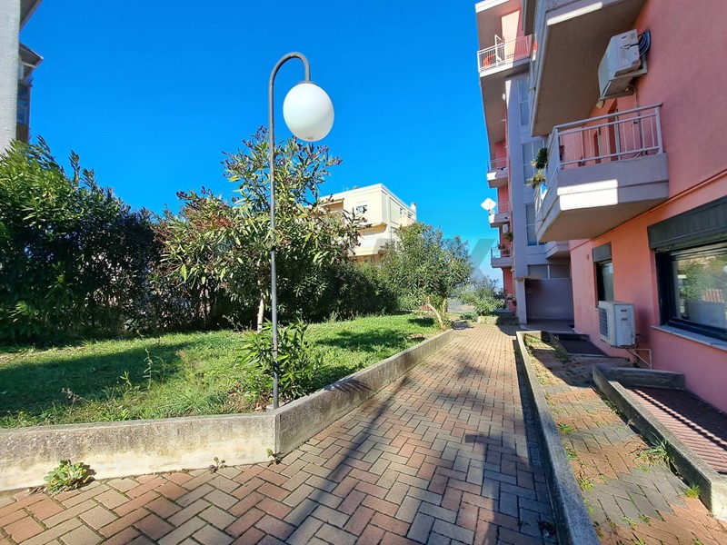 Appartamento in Vendita a Castel Frentano, 145'000&euro;, 114 m², con Box