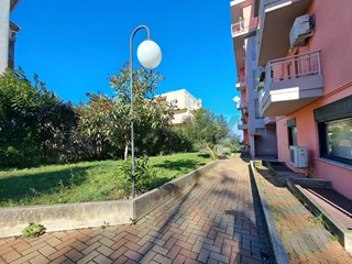 Appartamento in Vendita a Castel Frentano, 145'000&euro;, 114 m², con Box