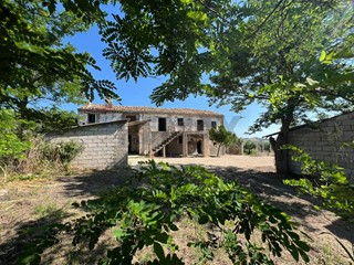 Rustico in Vendita a Casoli, 80'000&euro;, 300 m², con Box