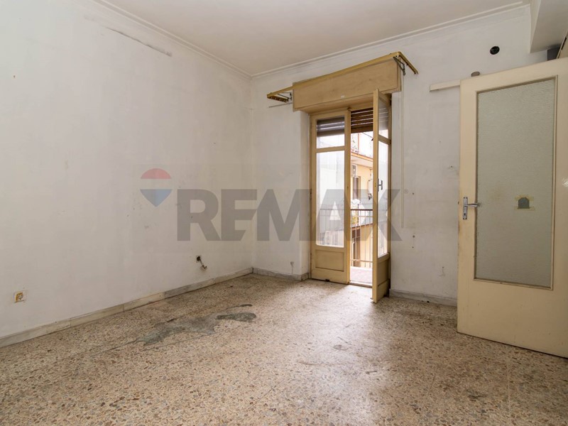 Trilocale in Vendita a Catania, 99'000&euro;, 93 m²