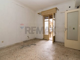 Trilocale in Vendita a Catania, 99'000&euro;, 93 m²