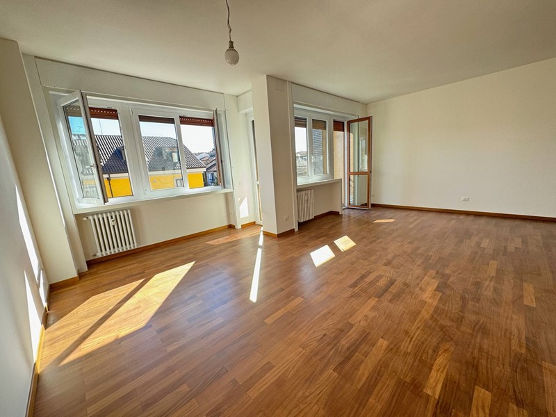 Appartamento in Affitto a Milano, 2'100&euro;, 210 m²