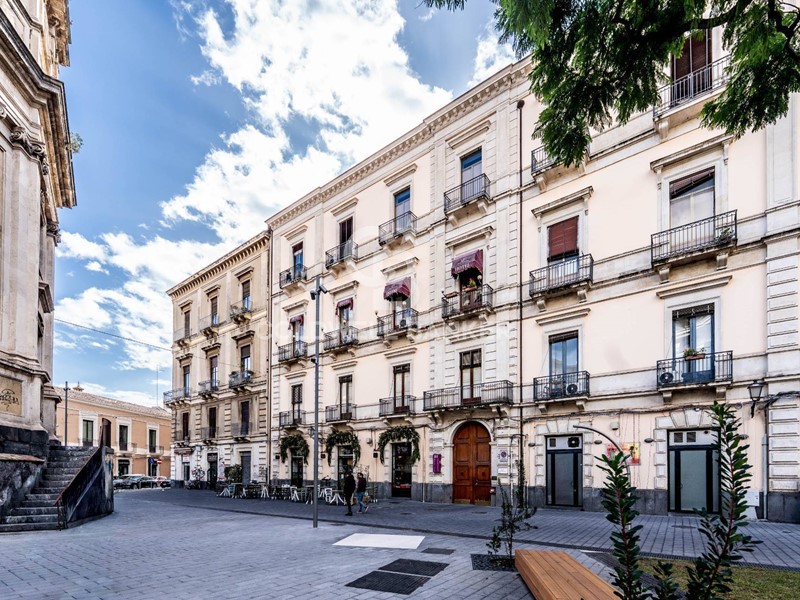 Appartamento in Vendita a Catania, 3'800'000&euro;, 3000 m²