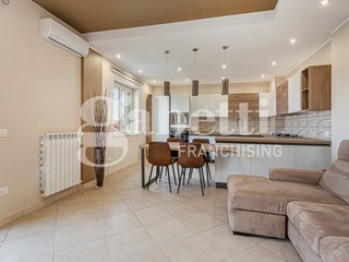 Trilocale in Vendita a Marano di Napoli, 159'000&euro;, 60 m², arredato