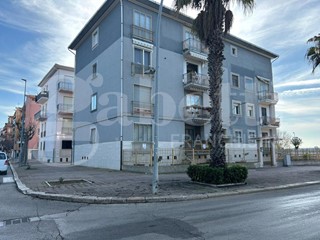 Quadrilocale in Vendita a Margherita di Savoia, 165'000&euro;, 140 m²