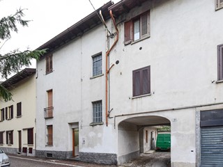 Trilocale in Vendita a Carugo, 149'000&euro;, 108 m²