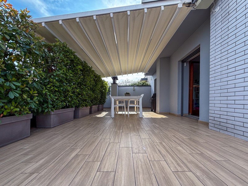 Appartamento in Vendita a Vedano al Lambro, 900'000&euro;, 256 m², con Box