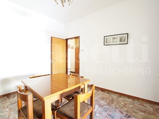 Appartamento in Vendita a Venezia, 250'000&euro;, 140 m²