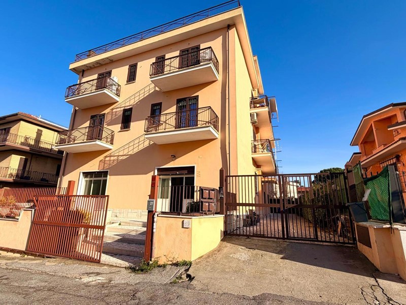 Negozio in Affitto a Roma, 600&euro;, 90 m²