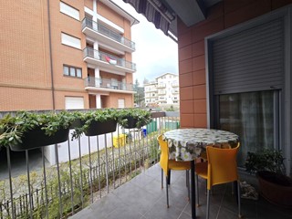 Trilocale in Vendita a L'Aquila, 139'000&euro;, 65 m², con Box