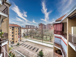 Appartamento in Vendita a Torino, 400'000&euro;, 200 m²