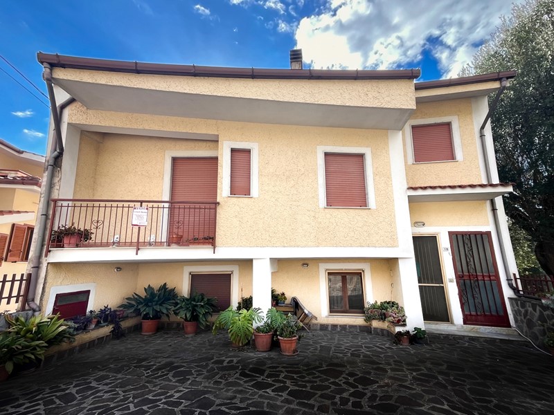 Appartamento in Vendita a Torre Orsaia, 96'000&euro;, 130 m², arredato