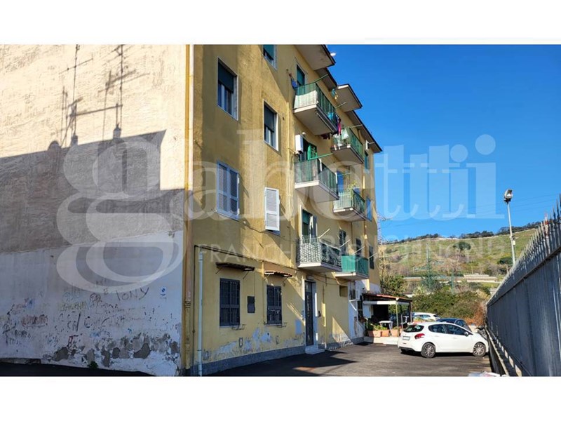 Trilocale in Vendita a Napoli, 124'000&euro;, 85 m²