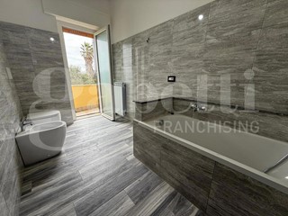 Trilocale in Vendita a Anzio, 165'000&euro;, 110 m²