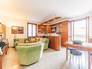 Trilocale in Vendita a Milano, 325'000&euro;, 104 m², arredato