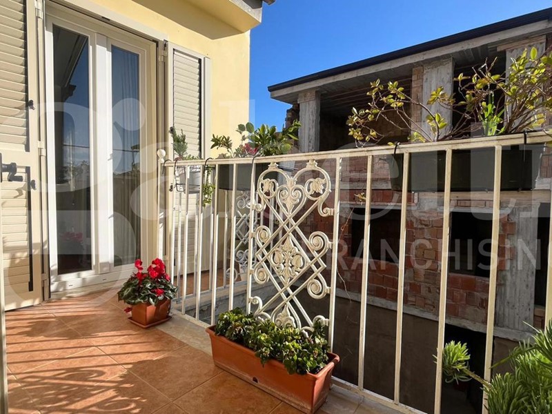 Quadrilocale in Vendita a Calvi Risorta, 95'000&euro;, 100 m², arredato, con Box