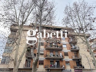 Appartamento in Vendita a Roma, 415'000&euro;, 152 m²