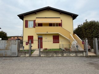 Trilocale in Vendita a Brescia, 215'000&euro;, 105 m², con Box