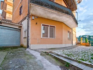 Quadrilocale in Vendita a Marino, 130'000&euro;, 56 m²