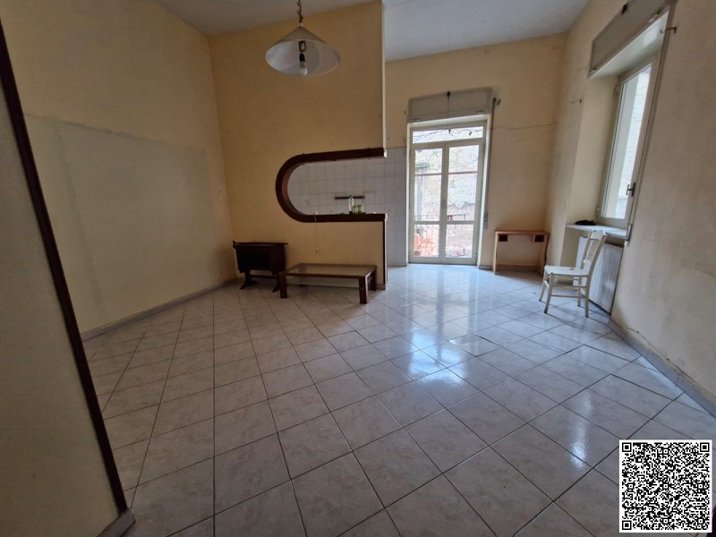 Appartamento in Vendita a Napoli, 295'000&euro;, 187 m²