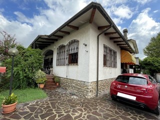 Appartamento in Vendita a Viareggio, 206'060&euro;, 323 m²