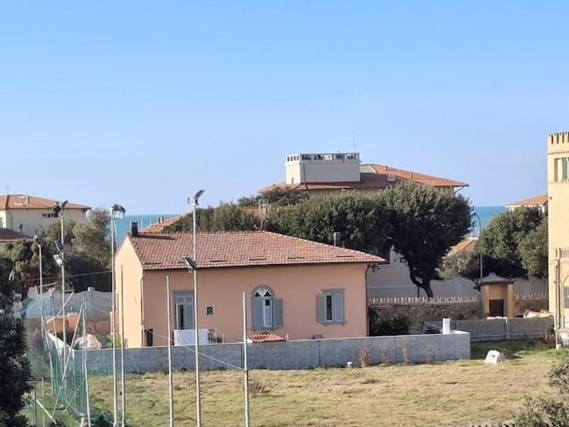 Quadrilocale in Vendita a Pisa, zona Marina di Pisa, 150'000&euro;, 75 m², arredato