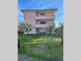 Appartamento in Vendita a Fucecchio, 215'000&euro;, 140 m², arredato, con Box
