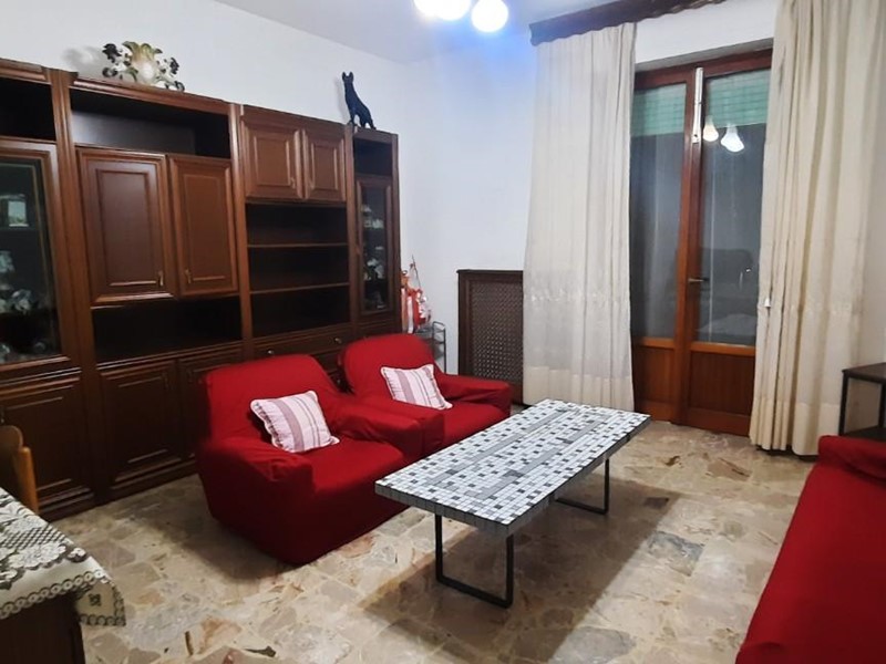 Appartamento in Vendita a Castelfranco di Sotto, 125'000&euro;, 110 m², con Box