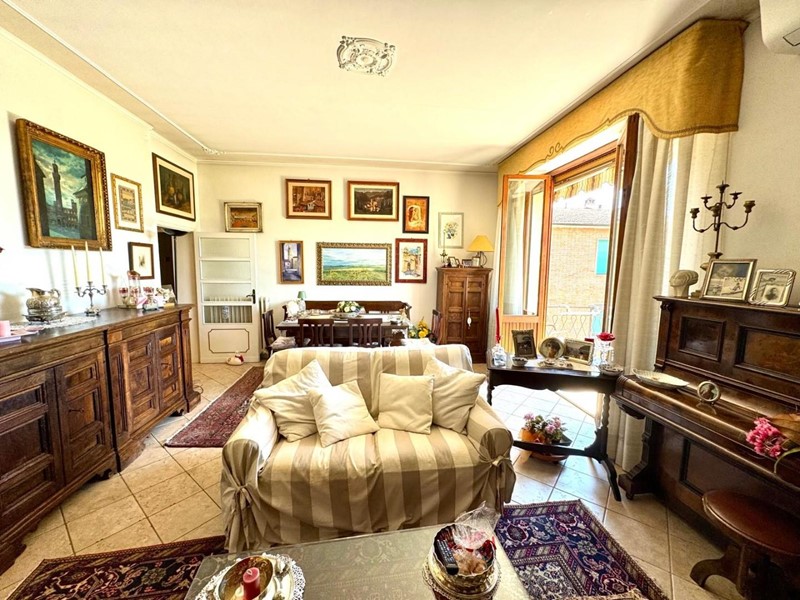 Appartamento in Vendita a Siena, 410'000&euro;, 140 m², arredato