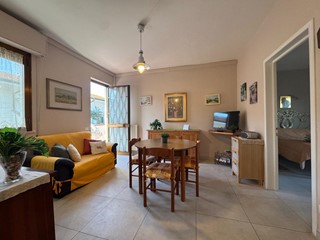 Trilocale in Vendita a Viareggio, zona Torre Del Lago-marina, 165'000&euro;, 55 m², arredato