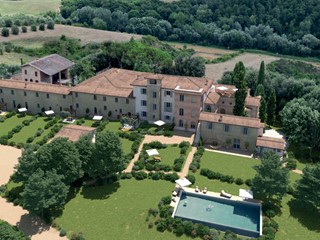 Appartamento in Vendita a Siena, zona Pieve a Bozzone, 615'000&euro;, 168 m²