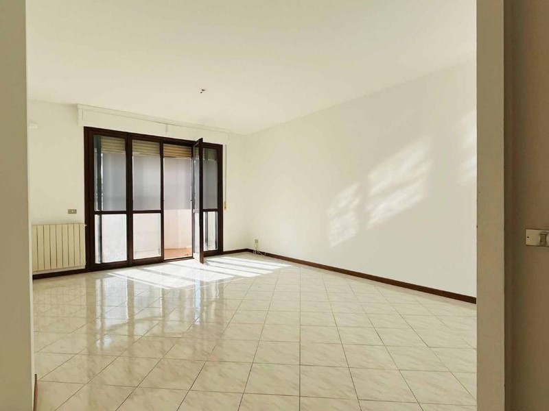 Quadrilocale in Vendita a Cascina, 170'000&euro;, 93 m², arredato, con Box