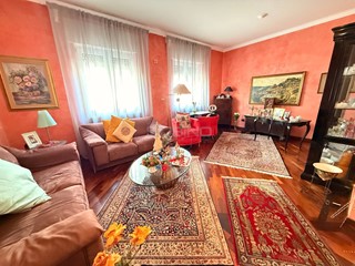 Appartamento in Vendita a Siracusa, 250'000&euro;, 159 m²