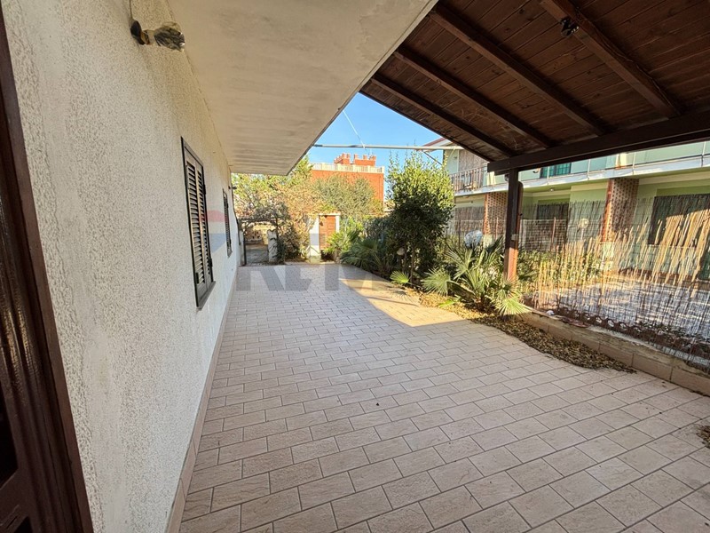 Trilocale in Vendita a Ardea, 129'000&euro;, 65 m²