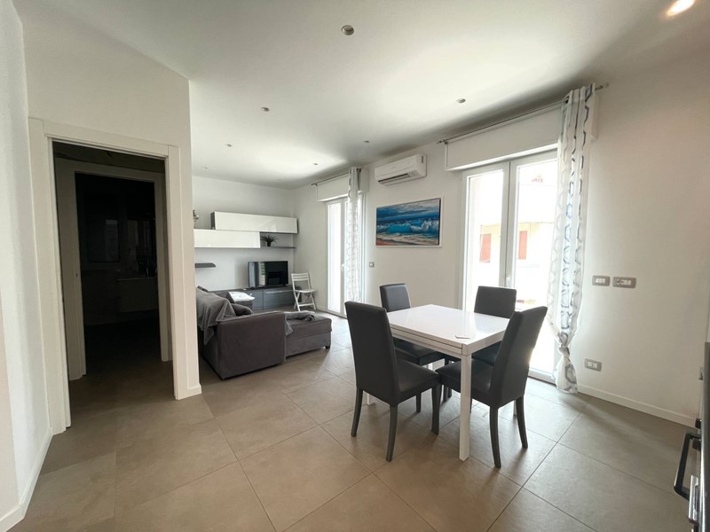 Trilocale in Affitto a Rimini, 900&euro;, 85 m²