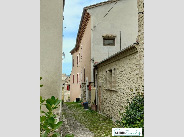 Appartamento in Vendita a Amelia, 197'000&euro;, 180 m²