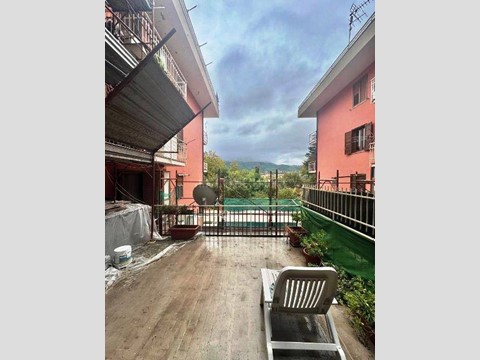 Trilocale in Vendita a Mercogliano, 87'000&euro;, 84 m²