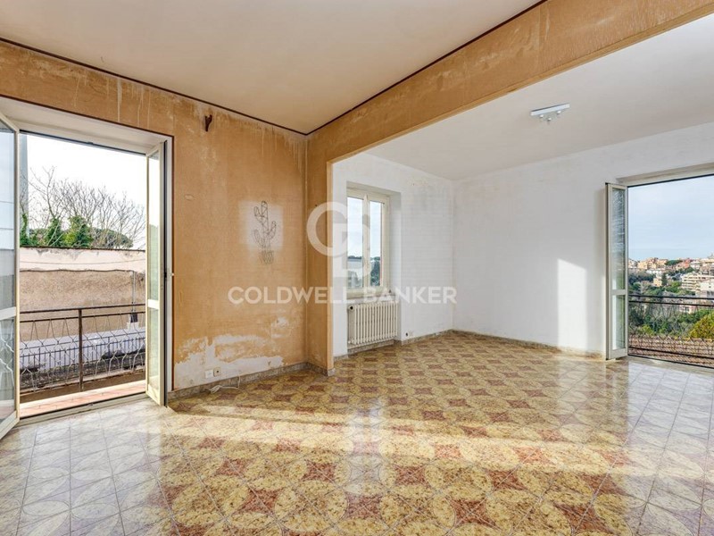 Quadrilocale in Vendita a Roma, 390'000&euro;, 118 m²