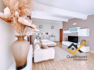 Quadrilocale in Vendita a Tremestieri Etneo, 185'000&euro;, 95 m²