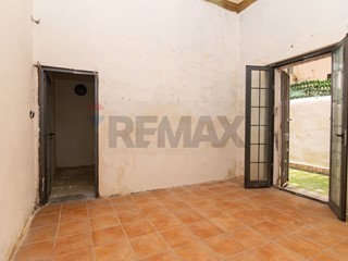 Trilocale in Vendita a Catania, 45'000&euro;, 41 m²