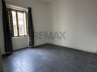 Trilocale in Vendita a Catania, 85'000&euro;, 78 m²