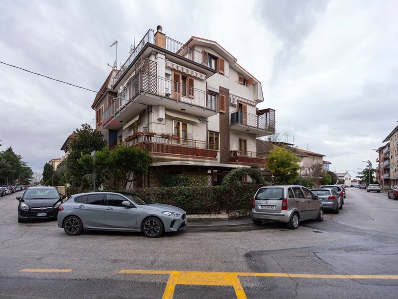 Appartamento in Vendita a Falconara Marittima, 220'000&euro;, 98 m²