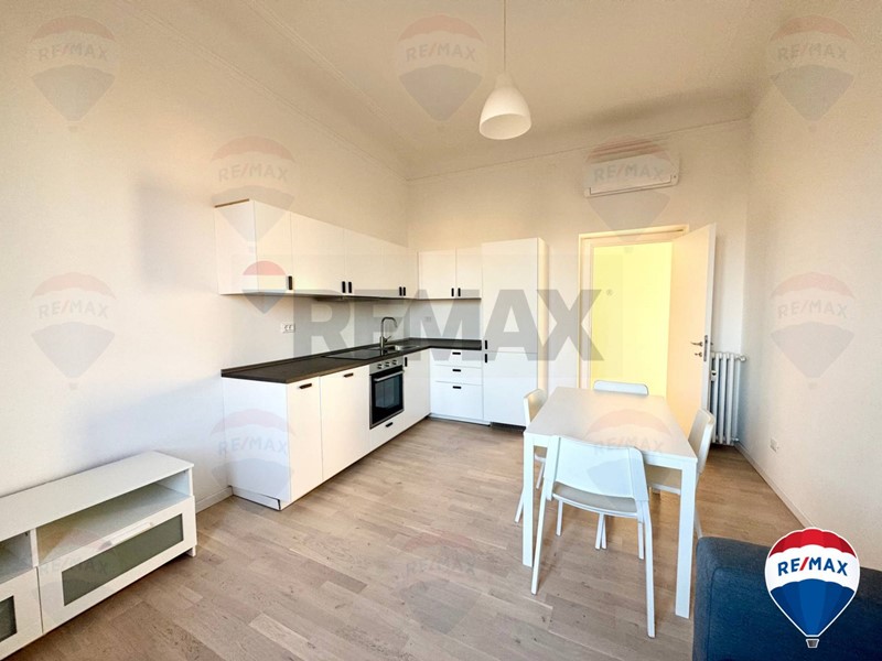 Trilocale in Affitto a Milano, 1'700&euro;, 85 m²